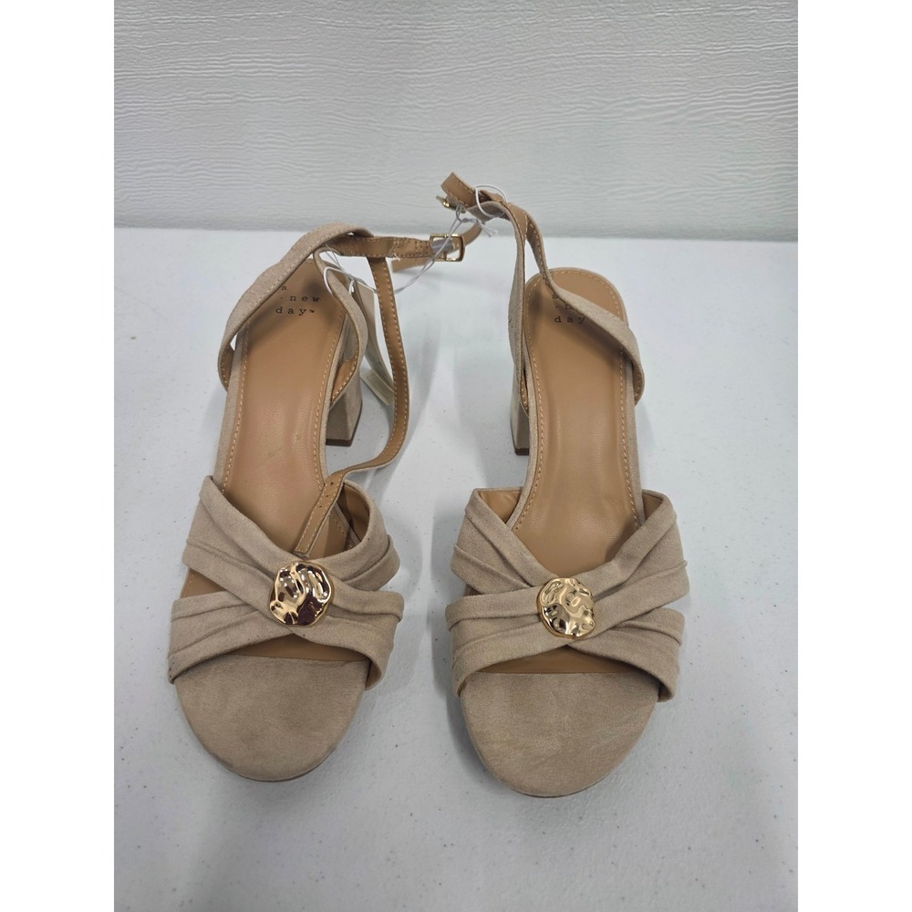 A New Day Womens Tan Faux Suede Block Heel Sandals Gold Medallion Size 9 NWT